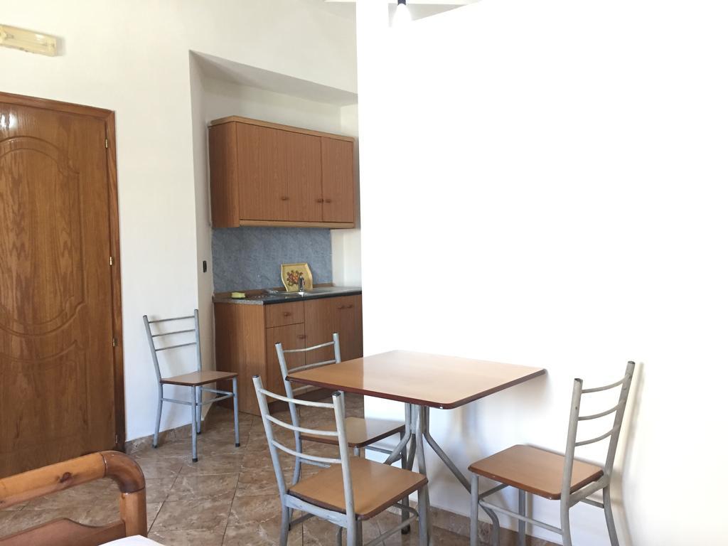 Jazoj Family Hotel Орикум Экстерьер фото